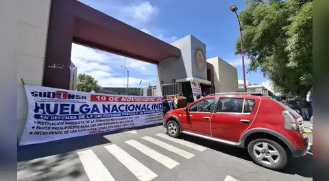 Docentes de la UNSA inician huelga indefinida por mejoras salariales y presupuesto: “No es solo por nuestros sueldos”