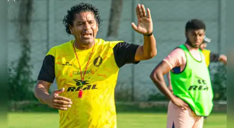 “Les guste o no, Juan Pablo II está en Primera”: Santiago Acasiete defiende al club tras salvarse del descenso en la Liga 1