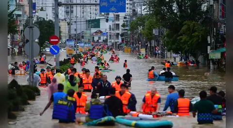 Inundaciones por lluvias torrenciales en Vietnam dejan un saldo de 90 muertos y 12 desaparecidos