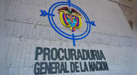 Procuraduría en Colombia suspende a general y jefe de inteligencia por presuntos nexos con las FARC