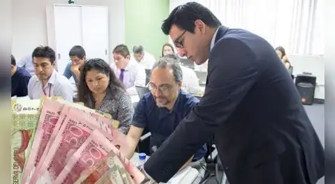 Bono para trabajadores del sector público es oficial: beneficiarios y requisitos en la Ley de Presupuesto 2026