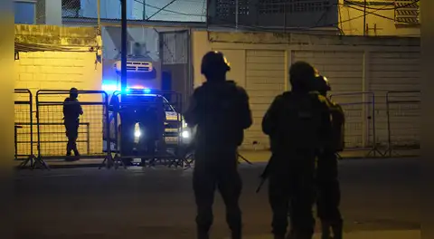 Mueren 13 presos en Ecuador tras detonación de explosivo: reclusos fallecieron por asfixia, según medios locales