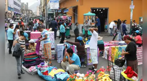 13 millones de peruanos trabajan en la informalidad: expertos piden que el problema entre a los planes de gobierno