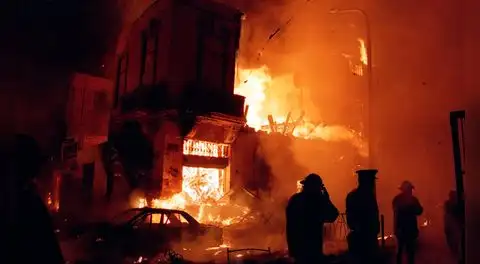 A 24 años de la tragedia, deudos del incendio de Mesa Redonda continúan sin justicia: "Nos ofrecieron S/300 por muerto"