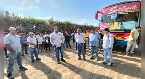 Piura: transportistas de 80 empresas bloquean ingresos a compañía agroindustrial solicitando puestos de trabajo