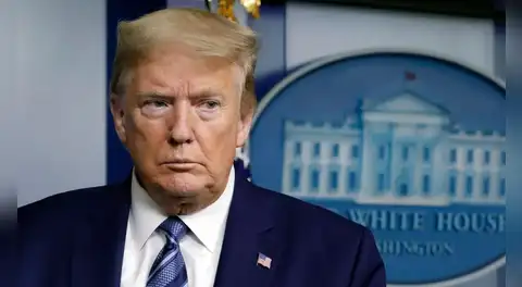 Trump afirma que Venezuela está rodeada de la mayor armada en Sudamérica