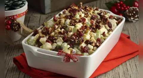 ¿Quieres saber cuáles son los ingredientes y cómo preparar una deliciosa ensalada de manzana para que tu cena navideña 2025 sea aún más especial?