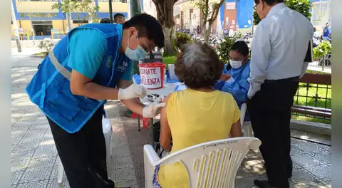 Personal de salud y adultos con comorbilidades quedan excluidos de la vacunación prioritaria contra la H3N2, pese a alertas de la ONU en 2025