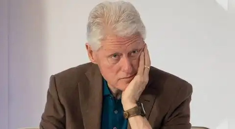 Equipo de Bill Clinton responde tras aparición de su imagen en los nuevos archivos del caso Epstein