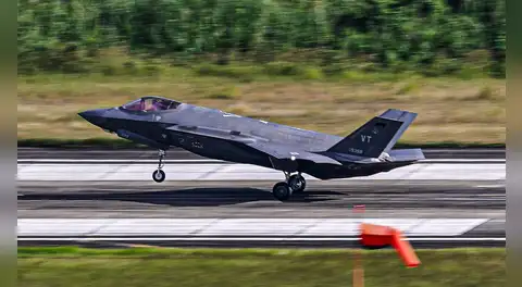 Estados Unidos realiza maniobras con aviones militares en Puerto Rico durante tensión con el régimen de Maduro