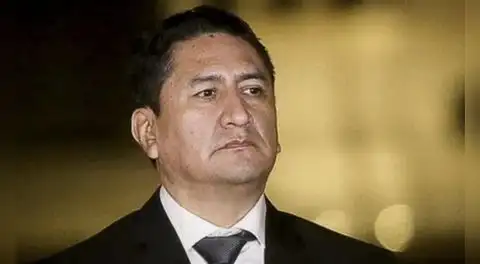 Prófugo Vladimir Cerrón se inscribe como candidato presidencial por Perú Libre