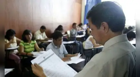 MEF transfiere S/208 millones para sueldo docente pendiente de noviembre y Sutep critica demora: "Pasaron Navidad sin sus sueldos"