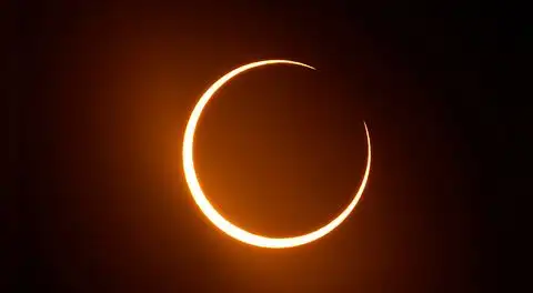El eclipse solar más extremo de 2026: cuándo y dónde ver a la Luna y el Sol formar un anillo de fuego