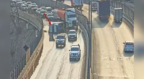 Cierran acceso a la Vía Expresa Línea Amarilla hacia el Callao por volcadura de camión