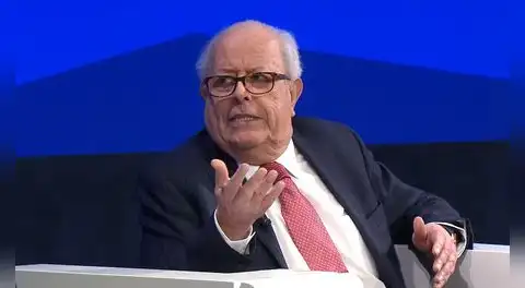 Julio Velarde discrepa en Davos: La volatilidad política no se ha traducido en inestabilidad macroeconómica