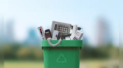 ¿Vas a botar tus baterías y dispositivos electrónicos? Esta es la forma correcta descartarlos