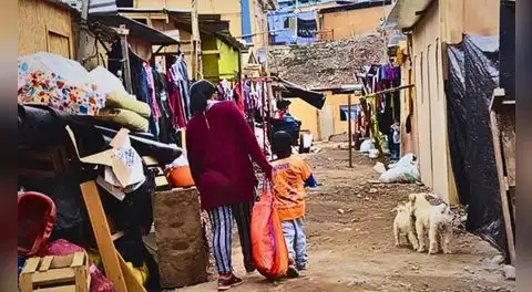 La pobreza en Perú que no aparece en cifras oficiales: 11 millones viven con carencias graves en servicios básicos