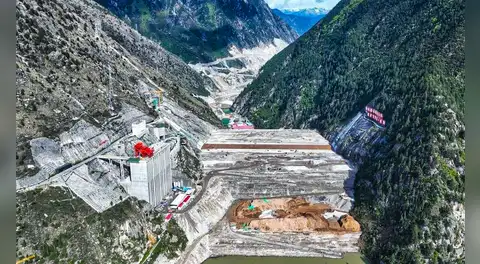 China busca romper un récord histórico con la construcción de la presa de agua más alta del mundo: comparada con un rascacielos de 100 pisos
