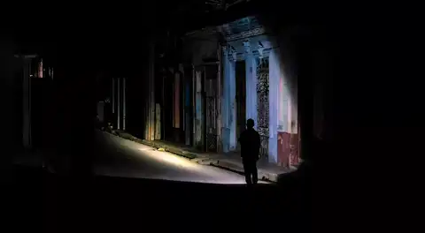 Crisis en Cuba: apagones incontrolables y escasez de combustible bajo la sombra de la presión de EE.UU.