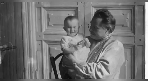 Un hombre bueno durante el estalinismo: “El meteorólogo” de Olivier Rolin