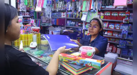 Colegios pueden recibir multas de más de S/ 2.4 millones por imponer marcas de útiles y uniformes