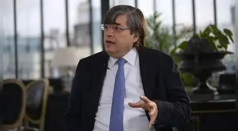 Un escritor dispuesto a perderlo todo: Jaime Bayly publica “Los golpistas”