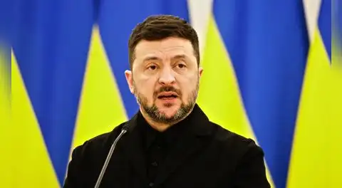 Financial Times revela que Zelenski planearía nuevas elecciones y referéndum sobre tratado de paz, pero Ucrania lo niega