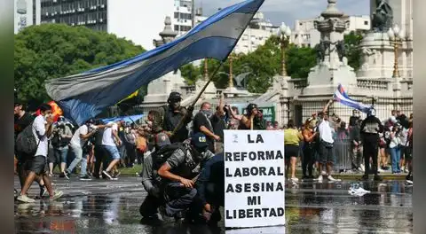 Sindicatos en Argentina protestan contra reforma laboral impulsada por Milei que quita derechos a trabajadores