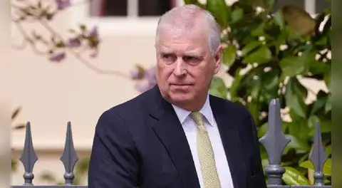 Arrestan al expríncipe Andrés de Inglaterra por "sospecha de mala conducta" tras revelarse sus vínculos con el caso Epstein