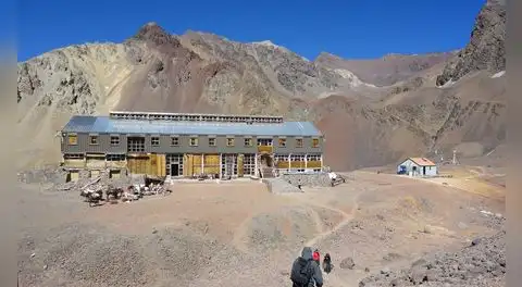 El abandonado hotel en la Cordillera de los Andes que obtuvo el récord por ser el más alto del mundo: 4.300 m.sn.m