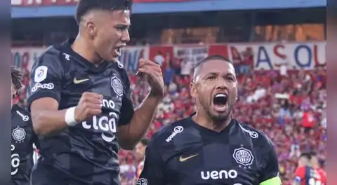 Olimpia venció de visita a Cerro Porteño en el superclásico paraguayo y es líder de la tabla