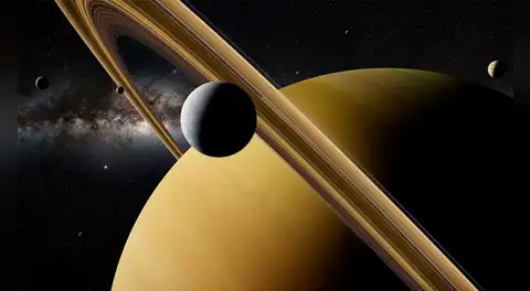Los astrónomos por fin lo comprendieron: los anillos de Saturno y la luna Titán se habrían formado por una gran colisión