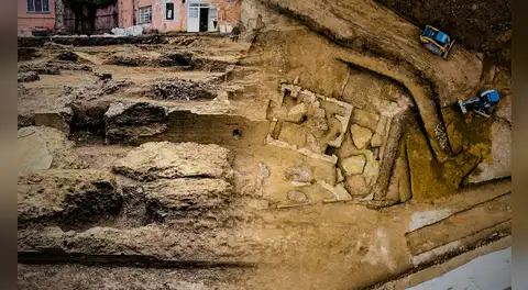 Gran descubrimiento en Roma: arqueólogos hallan enorme necrópolis con pinturas, mosaicos y esqueletos antiguos