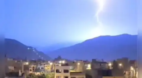 Relámpagos y descargas eléctricas sorprenden a vecinos de Chosica, Chaclacayo y otros distritos de Lima Este