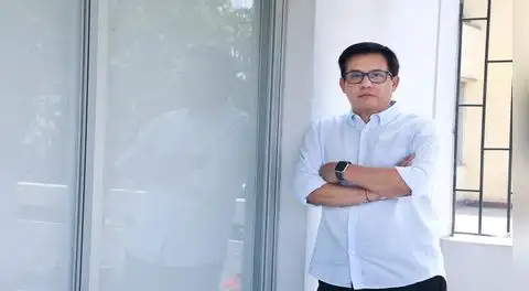 Américo Zambrano: “Fujimori y Acuña han manejado el país desde la Mesa Directiva”