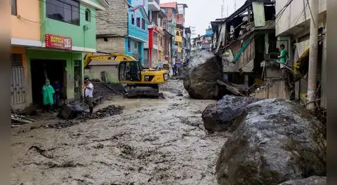 Desborde de río en Ayacucho deja 155 viviendas afectadas y pone en riesgo puente y colegios
