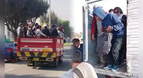 Arequipa: pasajeros viajan en camiones tras paralización de transportistas por alza de combustible