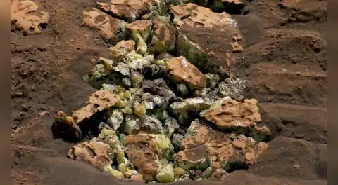 El rover Curiosity de la NASA abrió una roca en Marte y reveló un elemento esencial para la vida