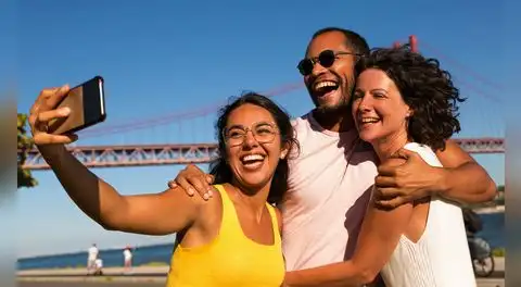 El país más feliz de América Latina en 2026 está en el top 5 en el mundo y supera a potencias de Europa