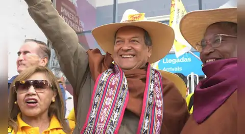 Jorge Nieto a los electores indecisos: "Piensen bien su voto, votar por los mejores, no por los que regalan un táper"