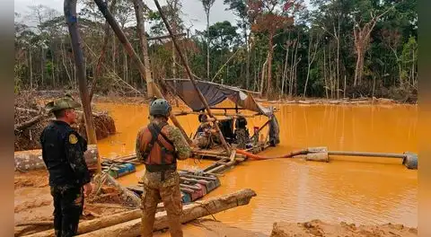 Fuerzas Armadas asestan golpe millonario a la minería ilegal y destruyen equipos valorizados en más de S/ 1.8 millones