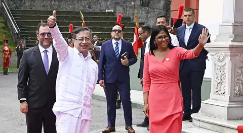 Delcy Rodríguez recibe a Gustavo Petro como el primer presidente en visitar Venezuela tras la salida de Maduro
