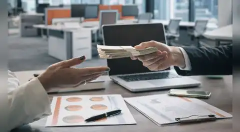 De S/1.200 a S/10.000: jefes ganan el doble que los juniors y las mujeres piden 10,45% menos