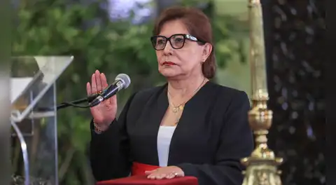 Ministra de Educación no asistirá al Congreso para responder por crisis de becas en Pronabec