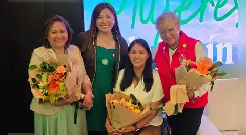 Café con rostro de mujer: Starbucks visibiliza el trabajo de caficultoras de Junín en edición especial