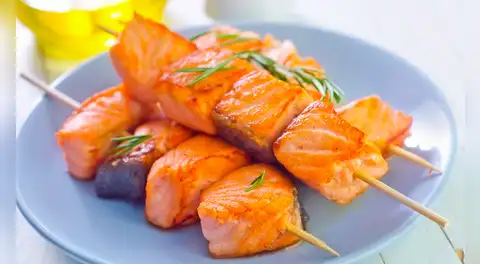 No está el ceviche: los únicos platos de América Latina en el top 10 de las mejores comidas de pescado de agua salada del mundo