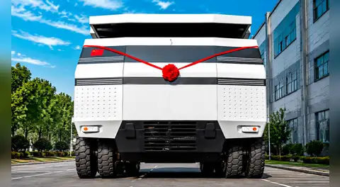China supera sus límites con el primer camión minero 8x4 sin conductor, capaz de dominar terrenos difíciles al girar sobre su eje