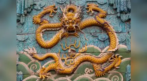 Vuelven los dragones al norte, por Eduardo González Viaña