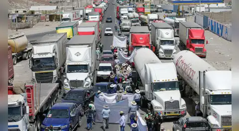 Anuncian paro nacional de transportistas si Gobierno no aprueba subsidios por alza de combustibles