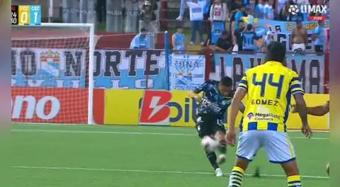 Yoshimar Yotún anota descomunal golazo que va directo al Puskás: le pegó de media cancha para el 1-0 de Sporting Cristal